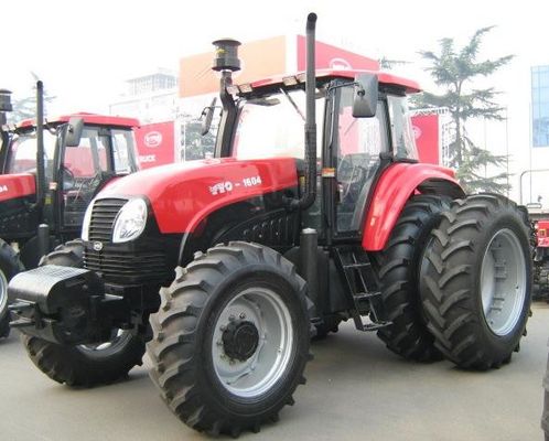 適用範囲が広いステアリングが付いているYTO X1604 4x4 160HPの農業の農場トラクター