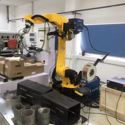 10kg 有用荷重 1700mm Reach 6 Aixs 産業ロボット腕 ステンレス鋼 ミグ 溶接 オートマティック 6軸ロボット 溶接 マニピレーター