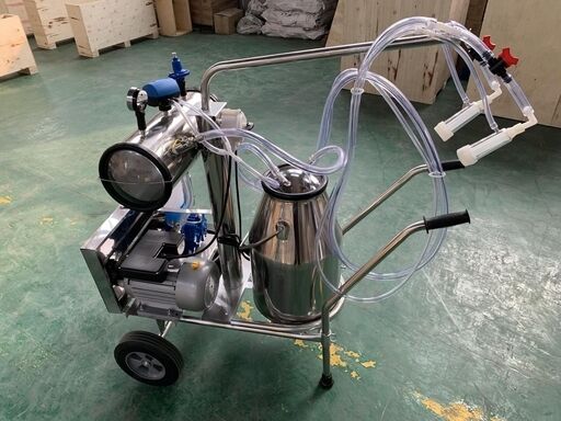 移動式羊のミルク機 小規模畜産農場用の防腐農場ミルク機